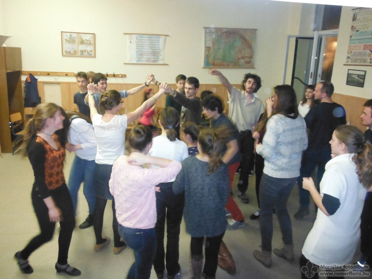 Sarki rókák, Fókák, Farksaok és roverek tovább maradtak