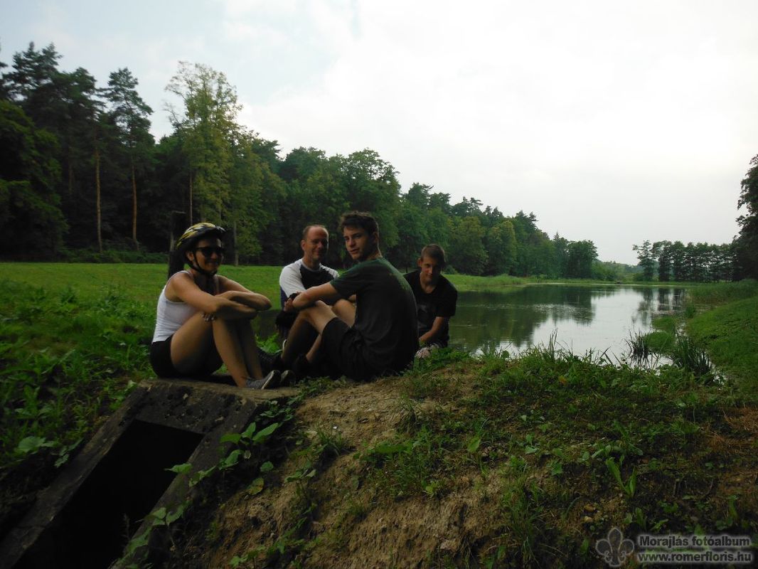 Pihenő a halastavaknál