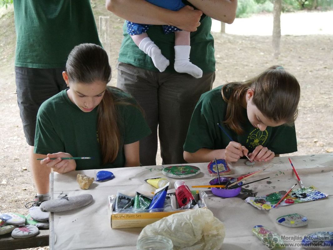 Virág és Csenge fest